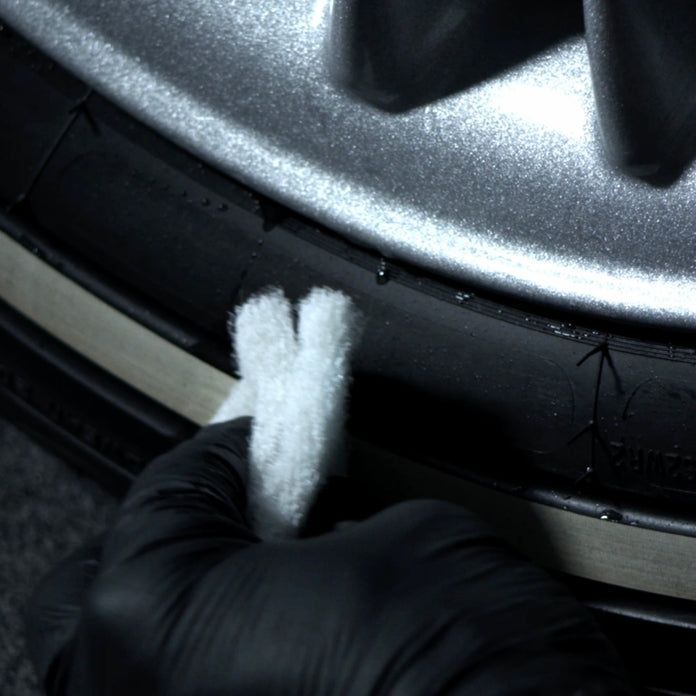 detergent Pneu White pentru anvelope cu perete alb (250 ml)