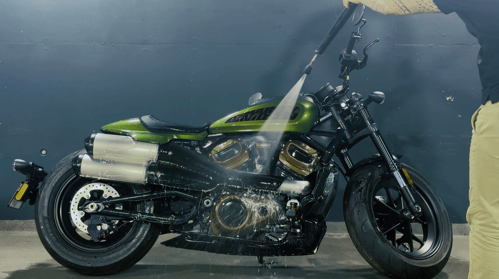 Supreme Motorcycle Cleaner čisticí gel pro všechna dvoukolová vozidla Tutorial